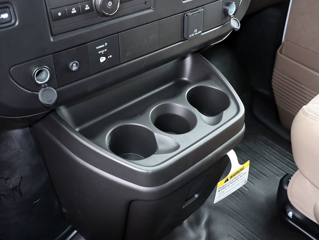 2026 Chevrolet Express Cargo Work Van - Photo 18