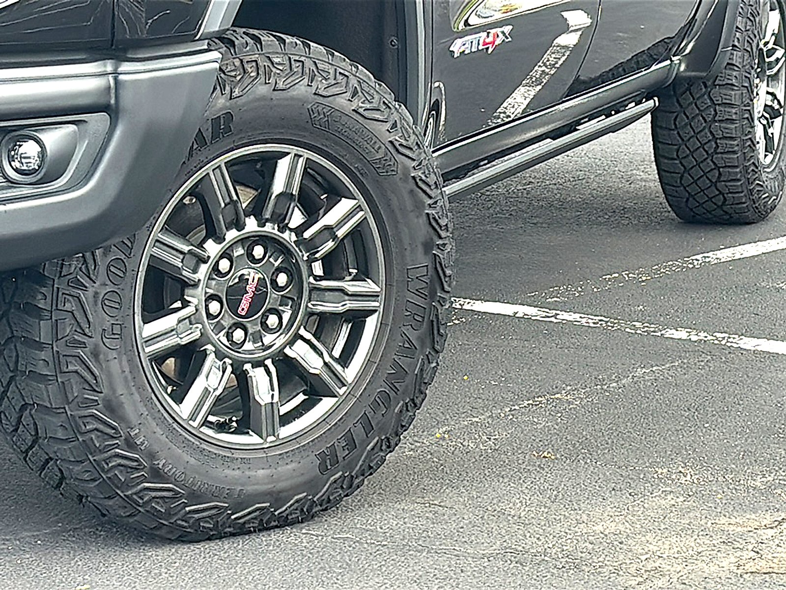Used 2024 Onyx Black GMC AT4X image 3
