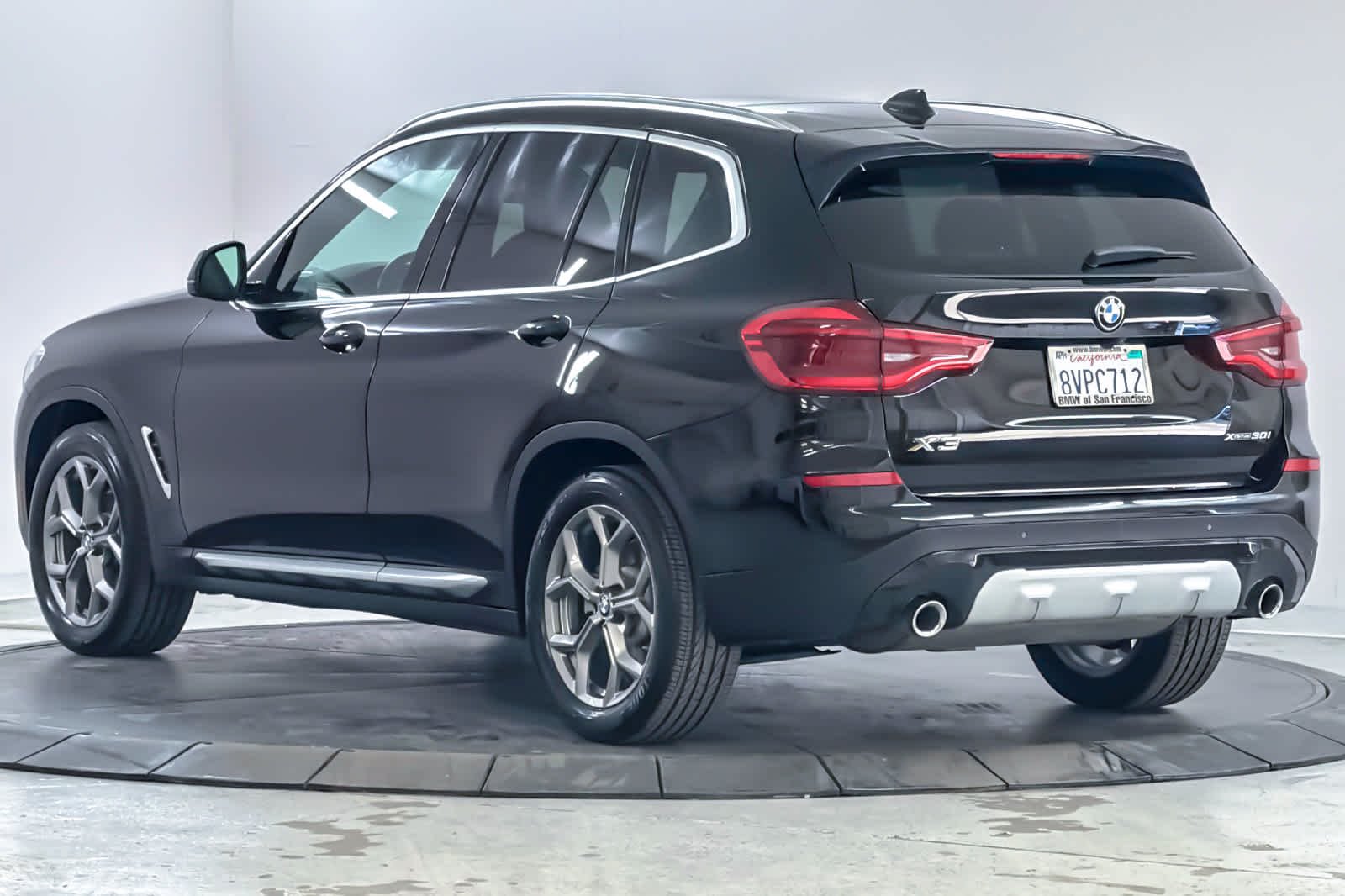 Used 2021 Jet Black BMW xDrive30i image 6