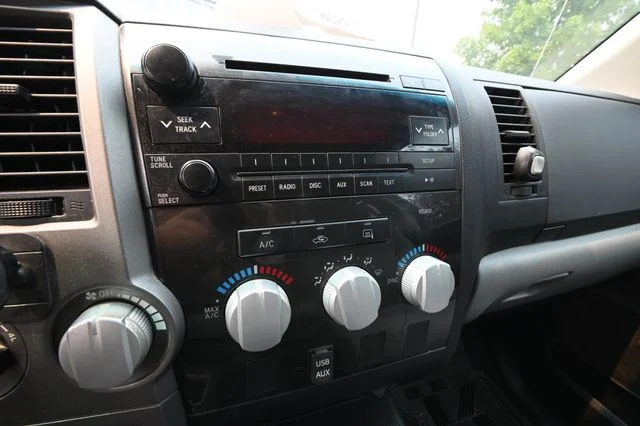 Used 2012 Green Toyota Grade image 12
