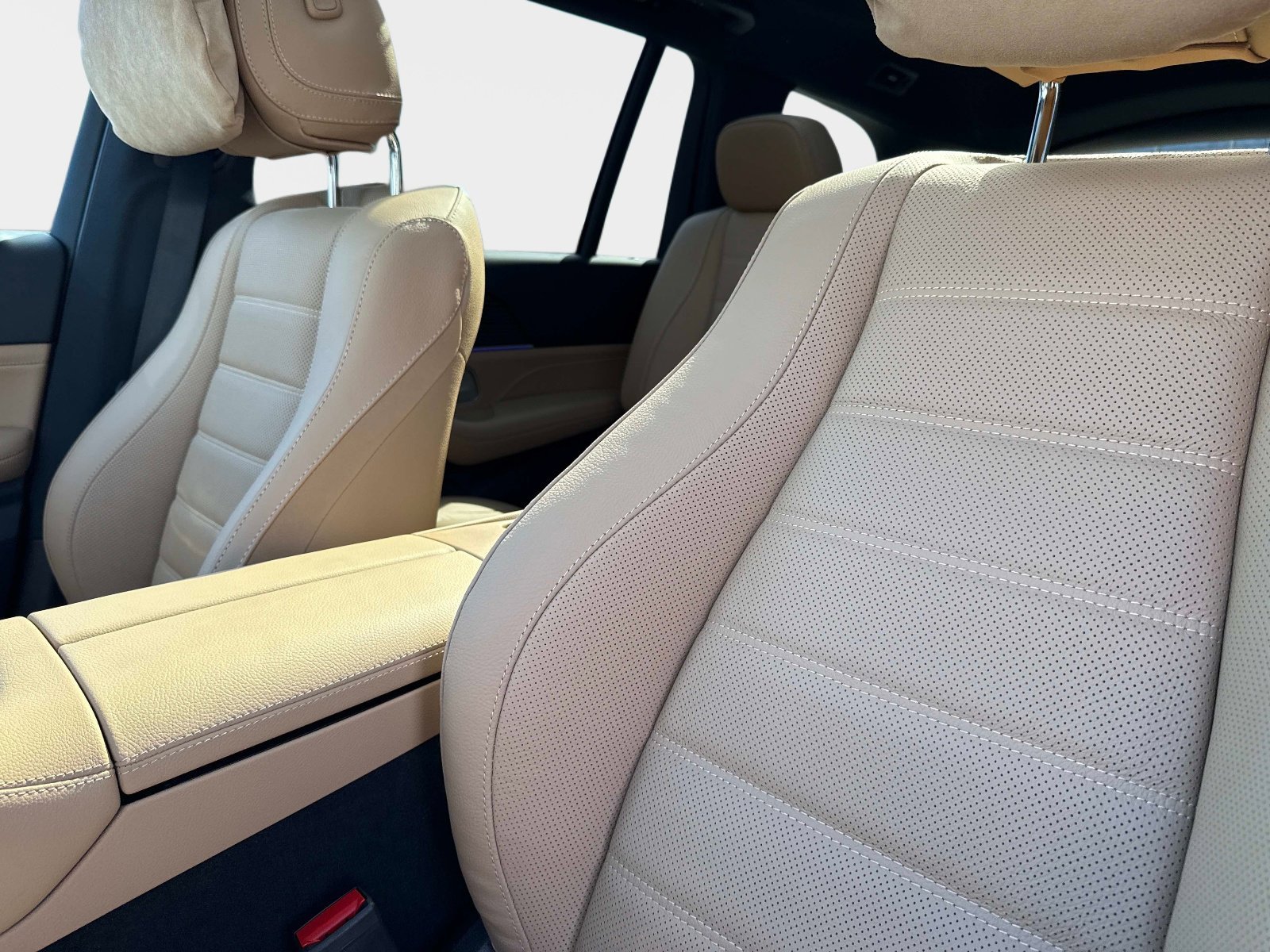 New 2026 Black Mercedes-Benz 450 4MATIC® SUV image 22