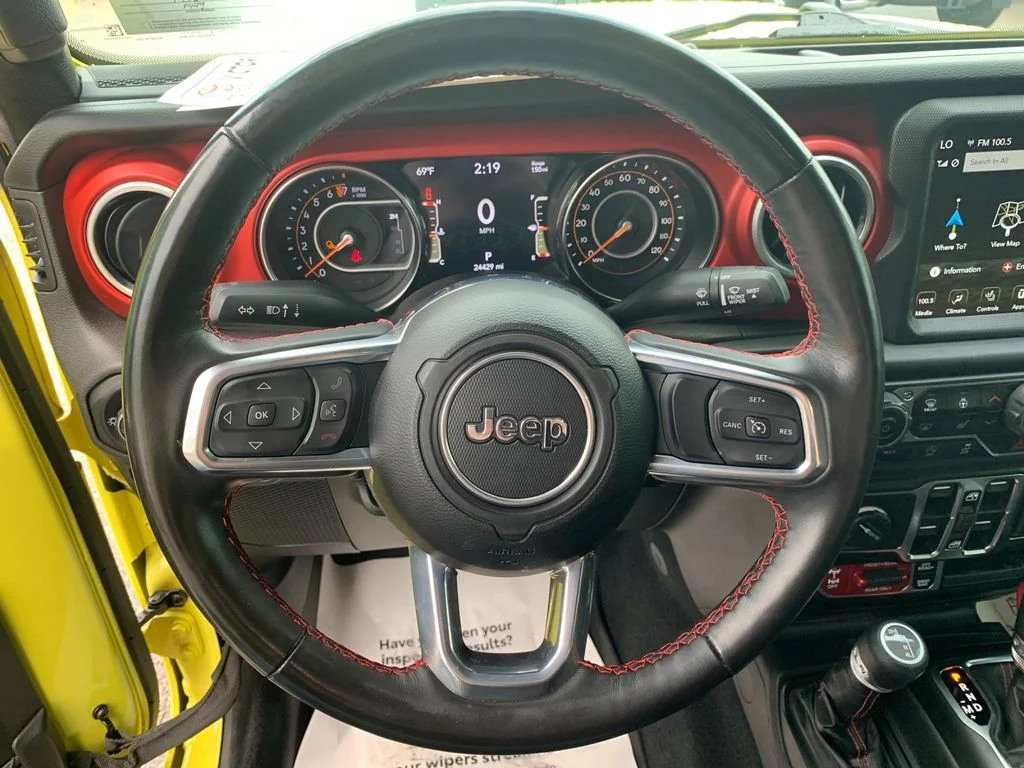 Used 2023  Jeep Rubicon image 26