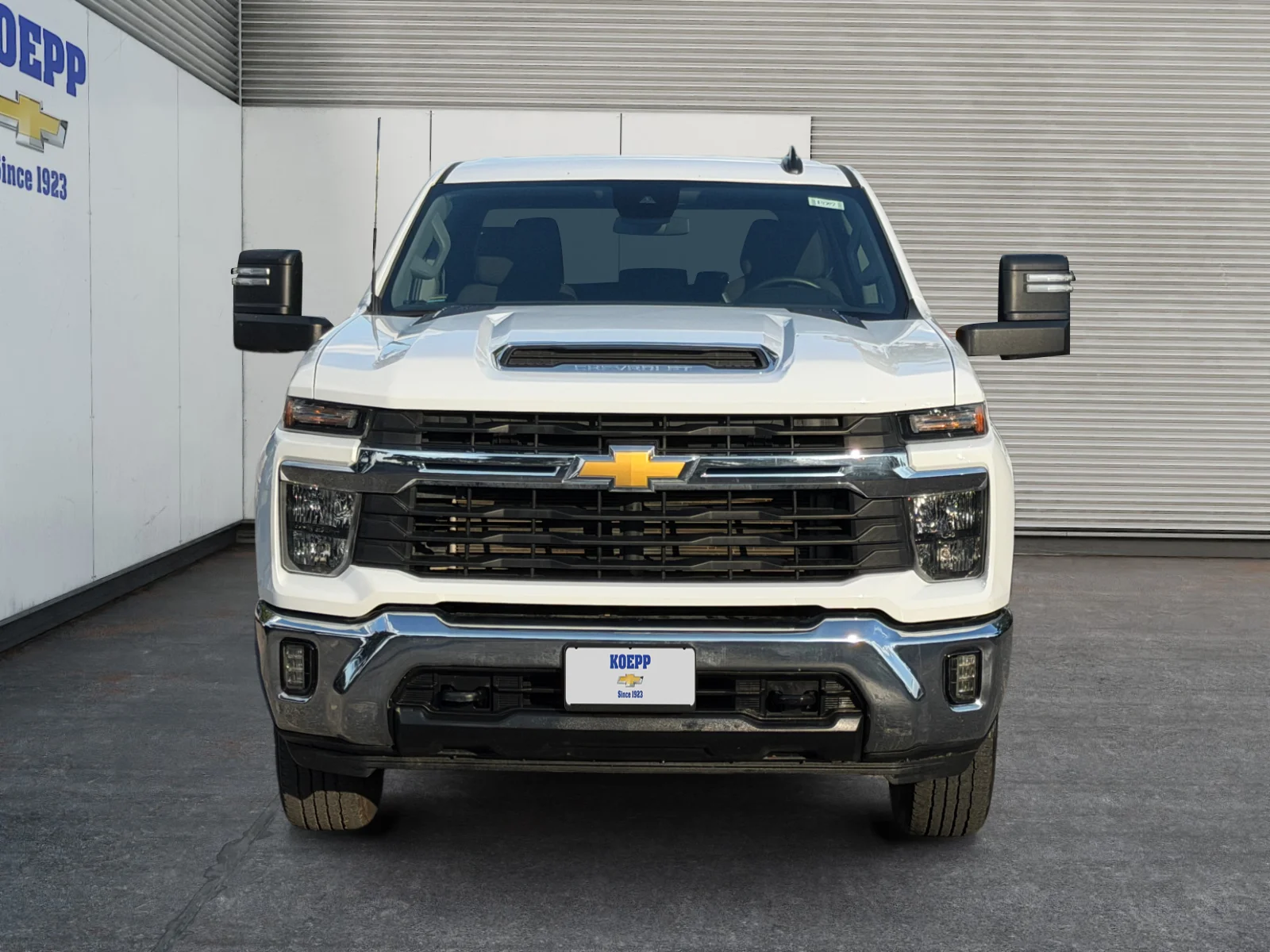 Used 2025 Summit White Chevrolet LT image 8