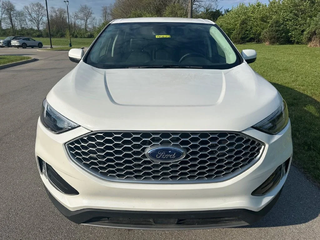 Used 2023 White Ford SEL image 11