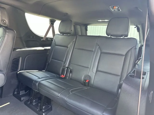 Used 2025 Silver GMC Denali image 27