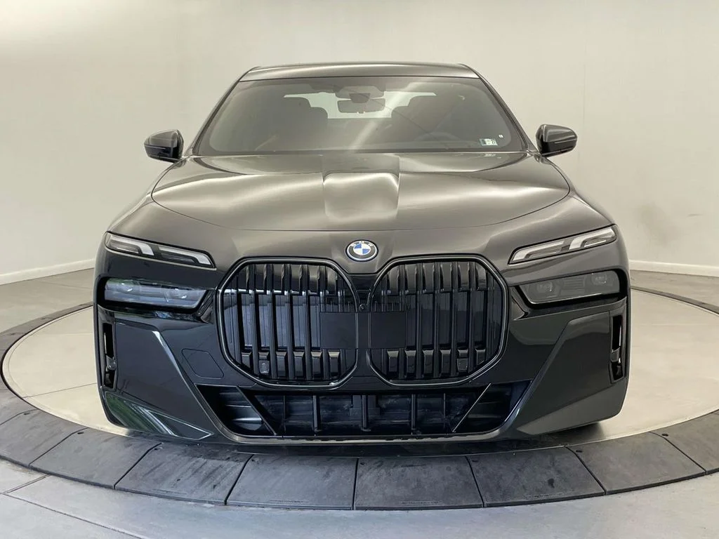 New 2026 Black BMW xDrive60 image 8