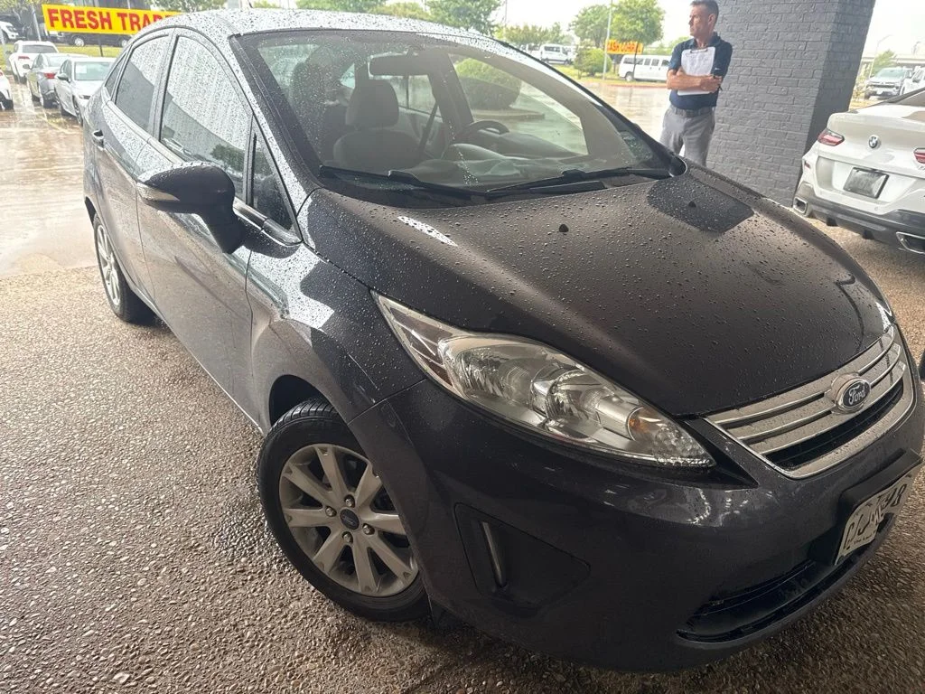 Used 2013 Purple Ford SE image 7