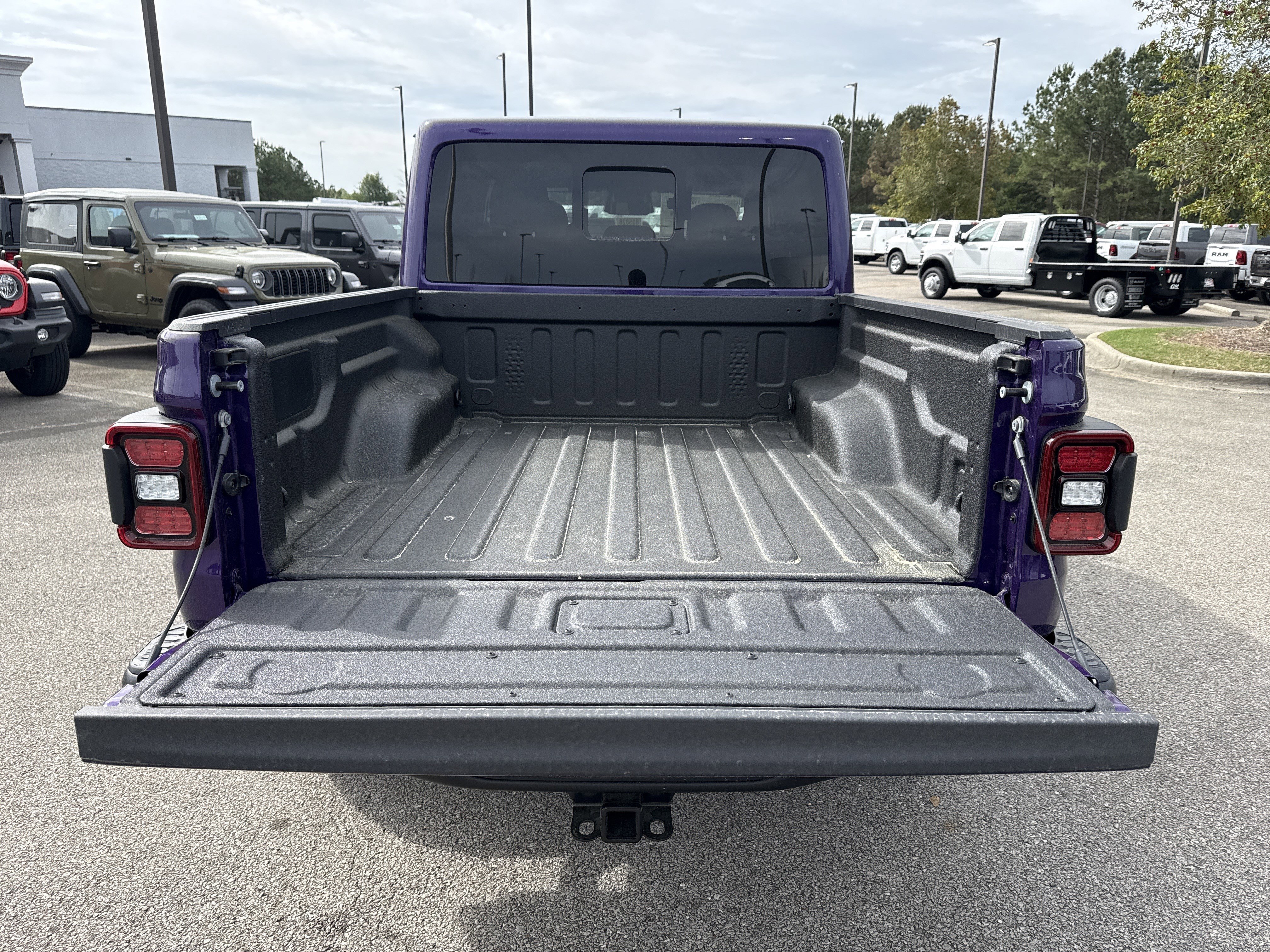 New 2026 Reign Exterior Paint Jeep Rubicon X image 10