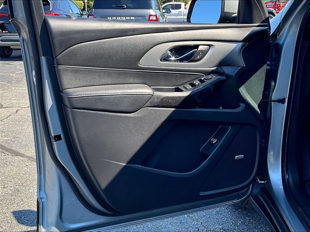 Used 2023 Gray Chevrolet LT Leather image 9