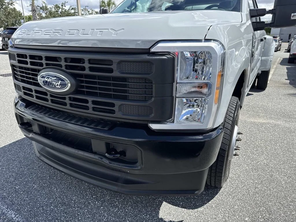 Used 2026 White Ford XL image 10