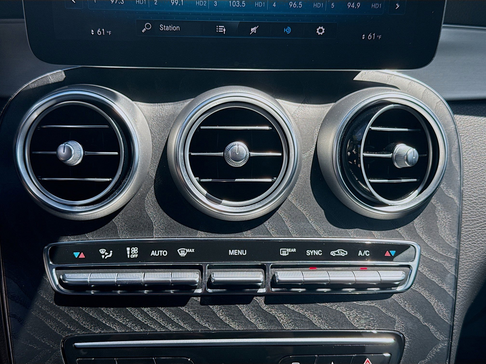 2022 Mercedes-Benz GLC GLC300 - Photo 14