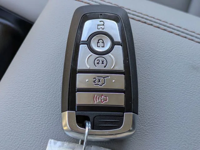 New 2026 Star White Metallic Tri-Coat Ford Active image 28