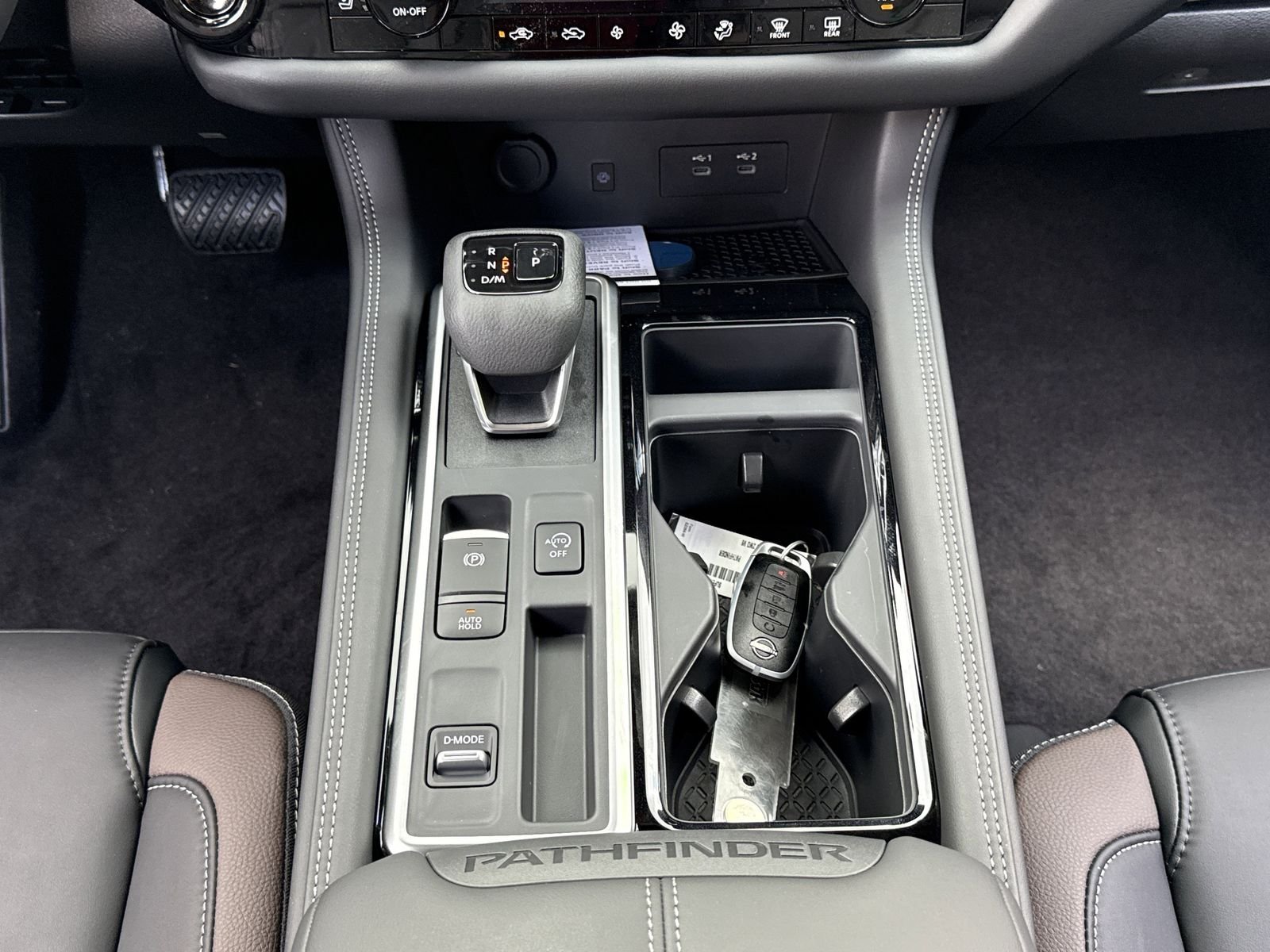 New 2026 Black Nissan Platinum image 5