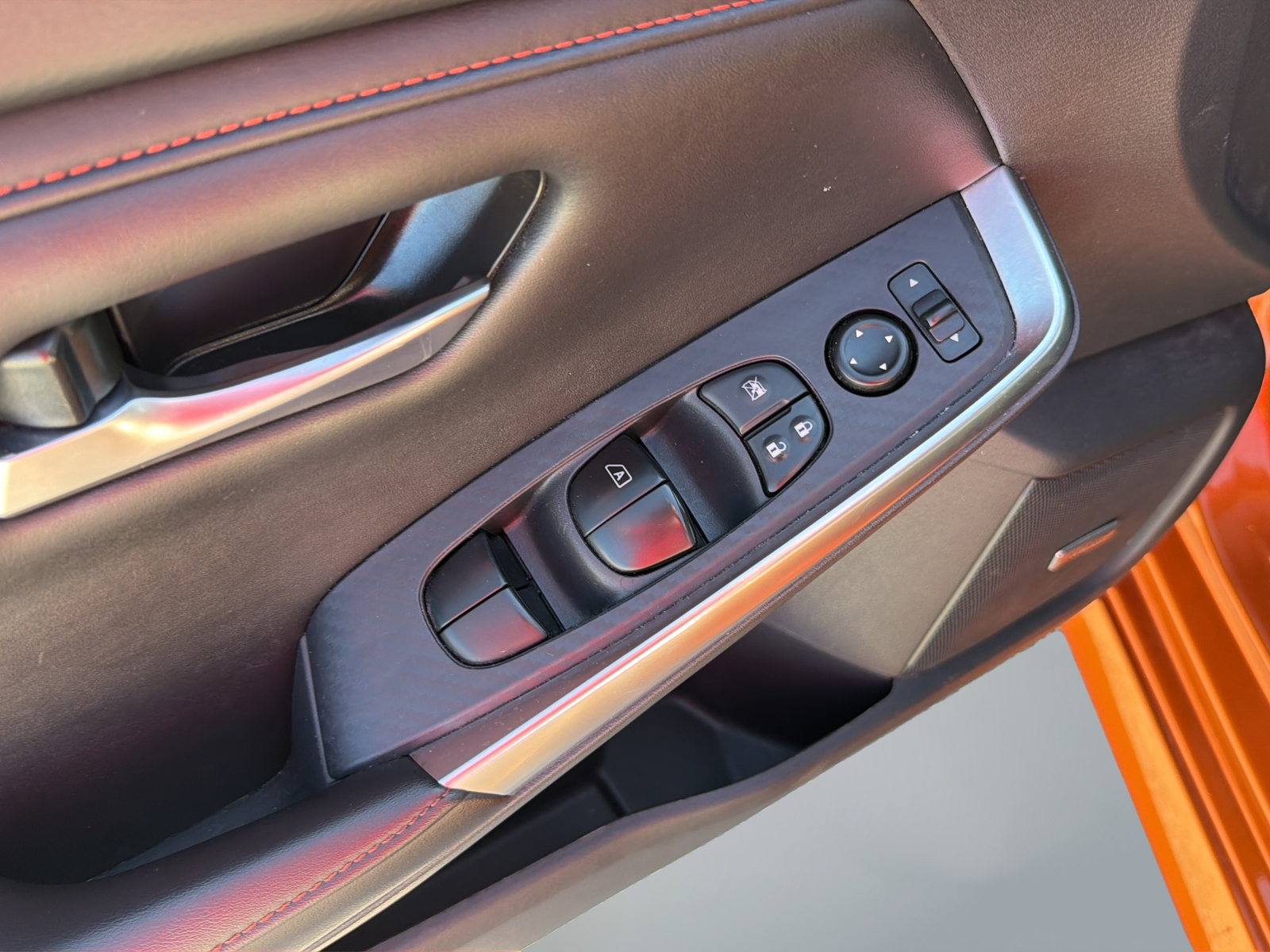 Certified Used 2025 Orange Nissan SR image 31