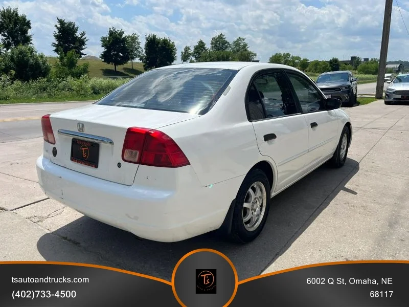 Used 2001 White Honda LX Sedan 4D image 6