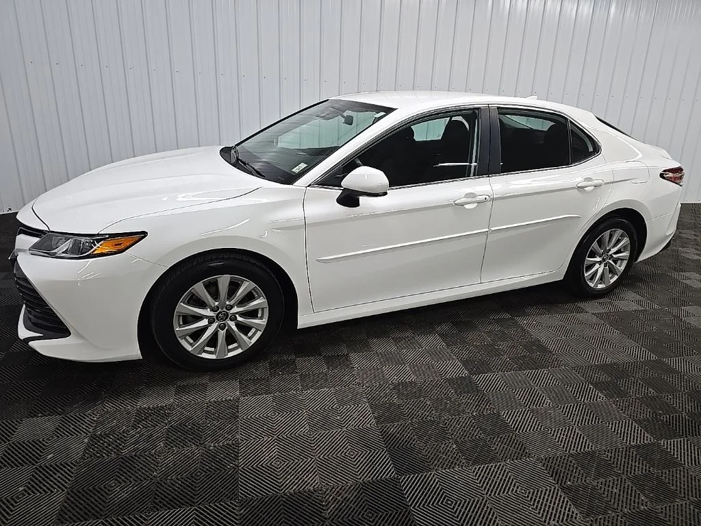 Used 2020 White Toyota LE image 6