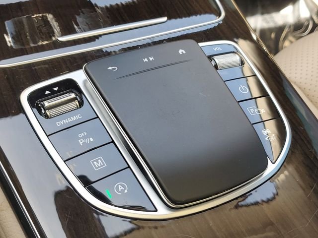 Used 2021  Mercedes-Benz GLC 300 image 18