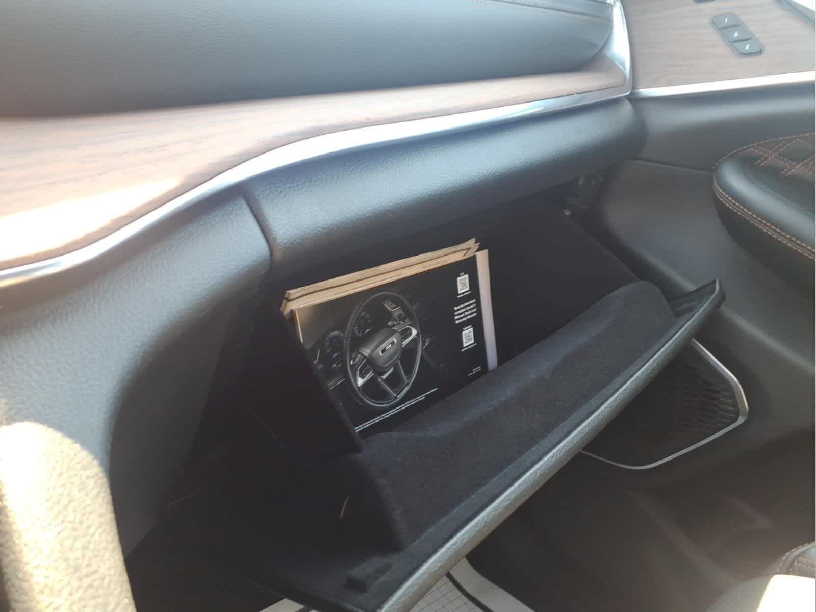 Used 2025 Silver Zynith Jeep Summit image 25