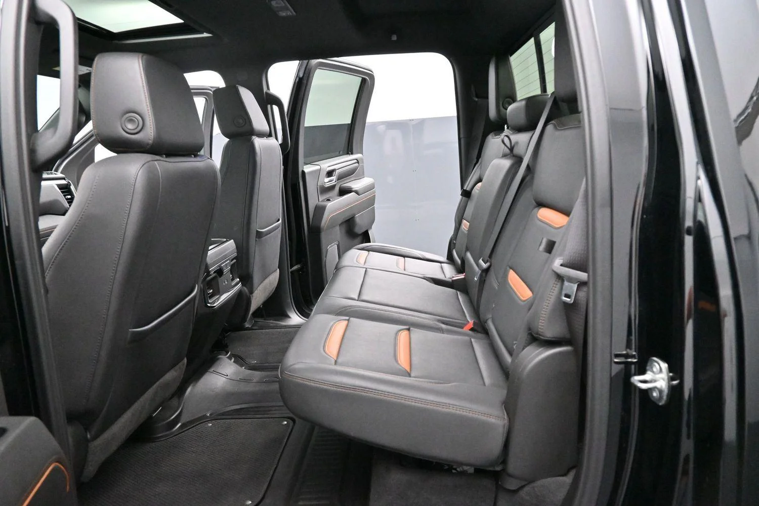Used 2024 Onyx Black GMC AT4 image 30