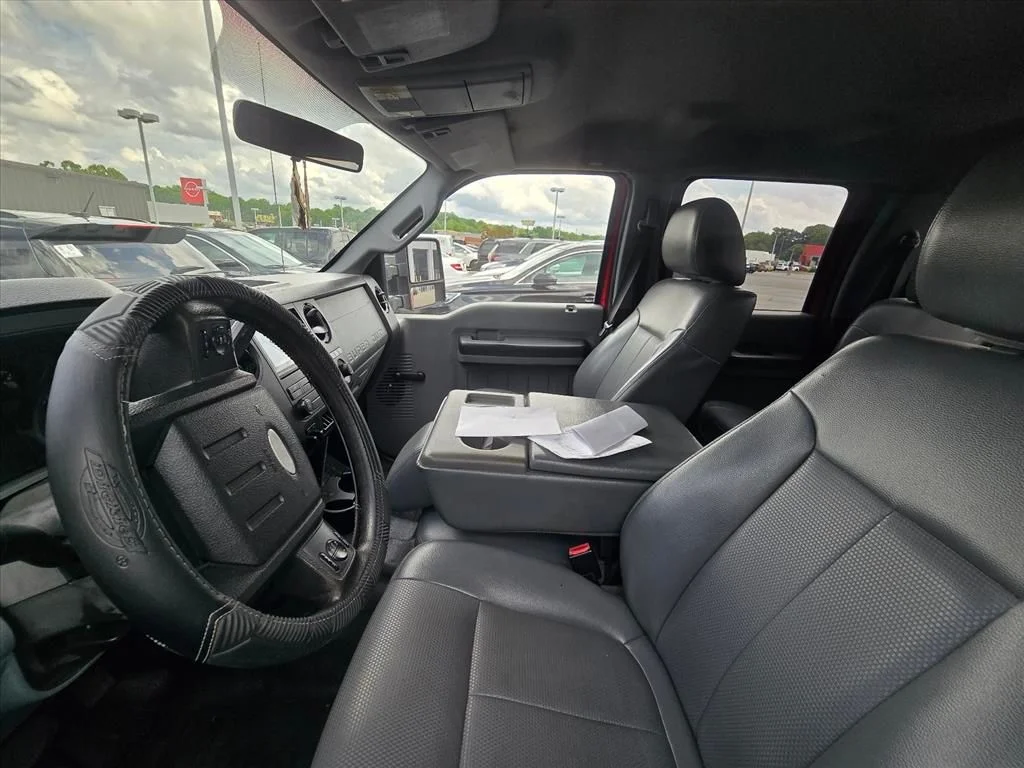 Used 2015 Red Ford XL image 4