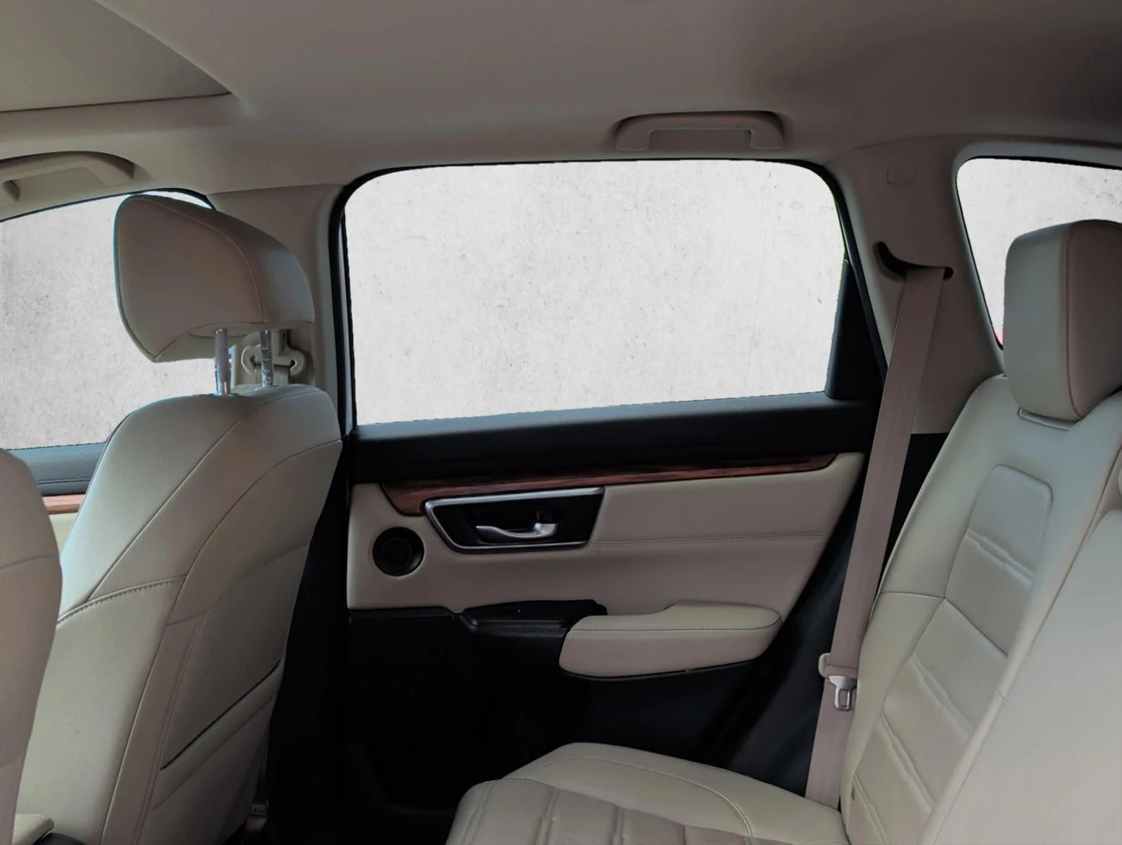 Used 2018 White Honda EX-L image 17