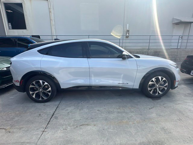 Used 2023 White Ford Premium image 8