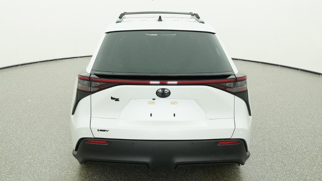 New 2026 Wind Chill Pearl Toyota XLE image 15