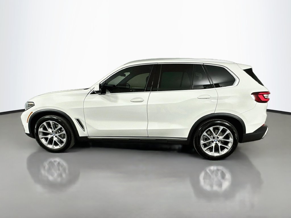 Certified Used 2023 Alpine White BMW xDrive40i image 8