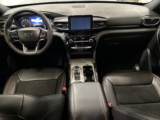 Used 2023 Gray Ford ST-Line image 11