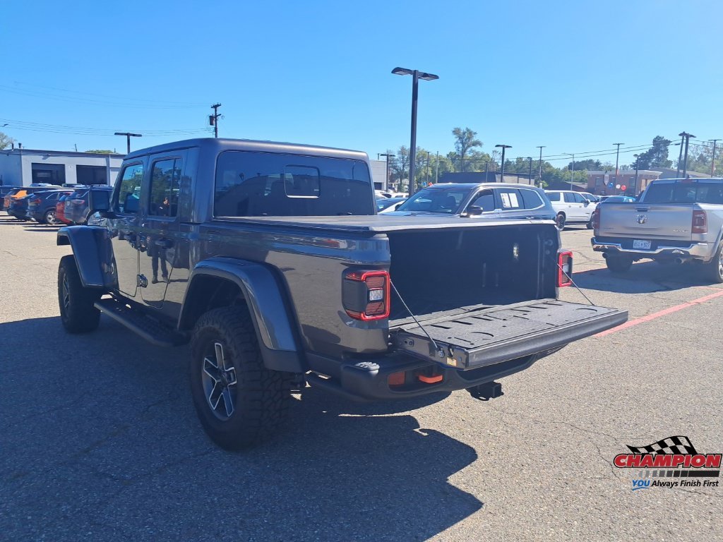 Used 2025 Gray Jeep Mojave image 14