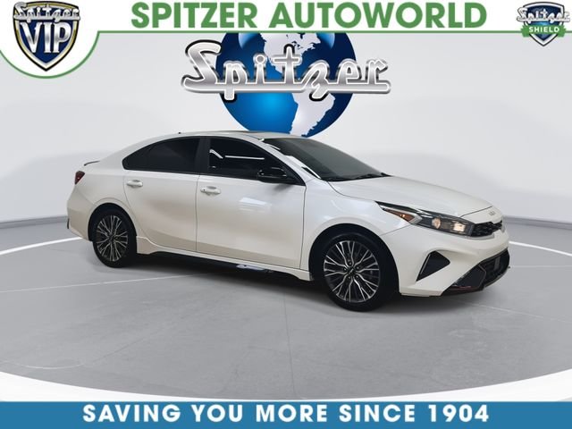 Used 2024 White Kia GT-Line image 3
