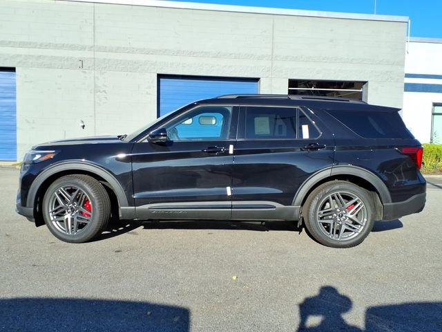New 2026 Agate Black Metallic Ford ST image 3