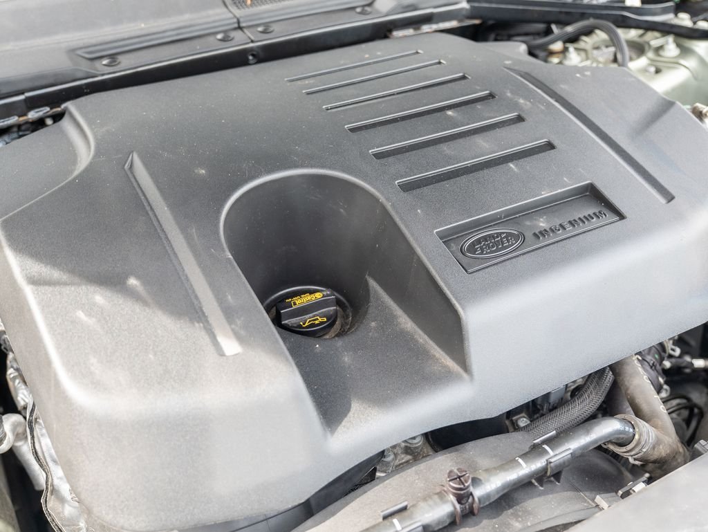 Used 2024 Green Land Rover X-Dynamic SE image 37