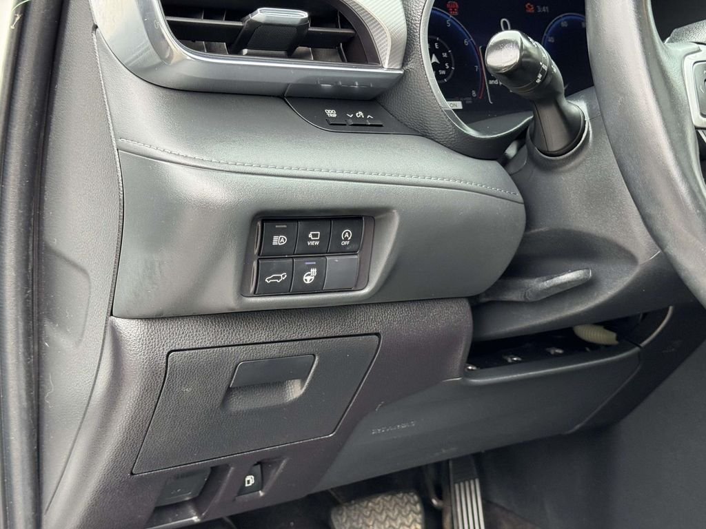 Used 2023 Beige Toyota Platinum image 10