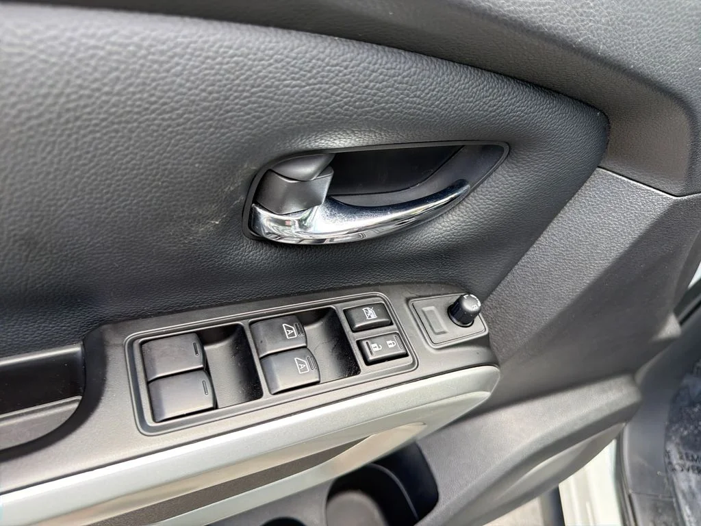 2024 Nissan Titan SV - Photo 18