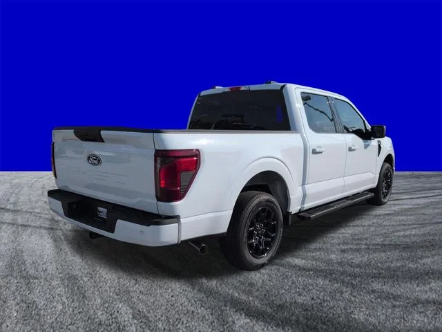 New 2026 Oxford White Ford XLT image 4