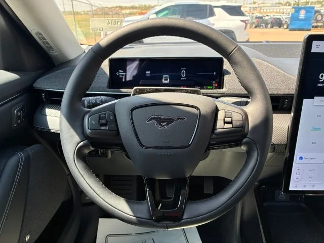 New 2026 Star White Metallic Tri-Coat Ford Premium image 12