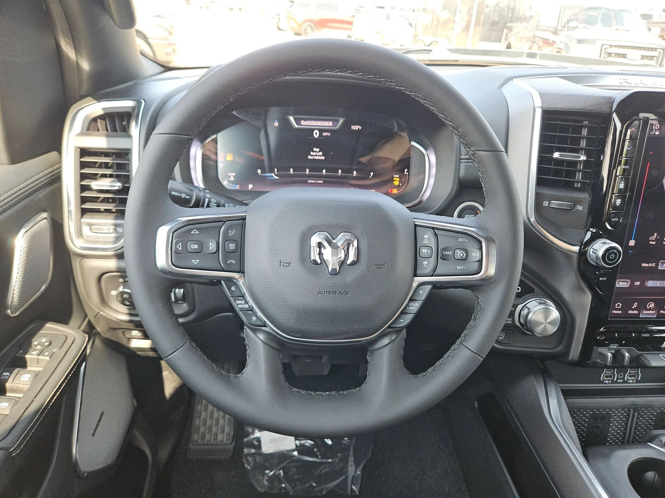 New 2027 Diamond Black Crystal Pearl-Coat Exterior Paint RAM Laramie image 18