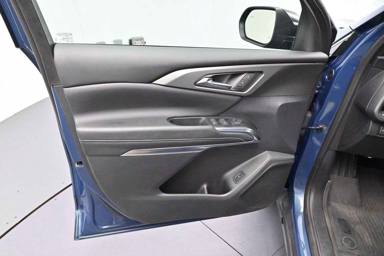Used 2024 Lakeshore Blue Metallic Chevrolet LT image 9
