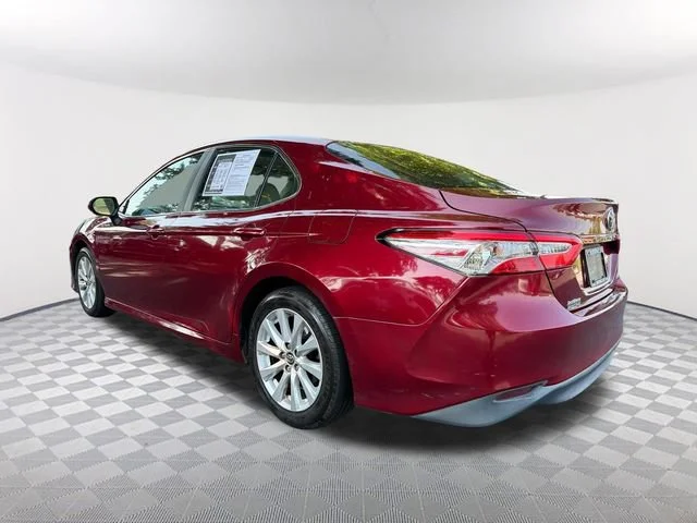 Used 2018 Red Toyota LE image 7
