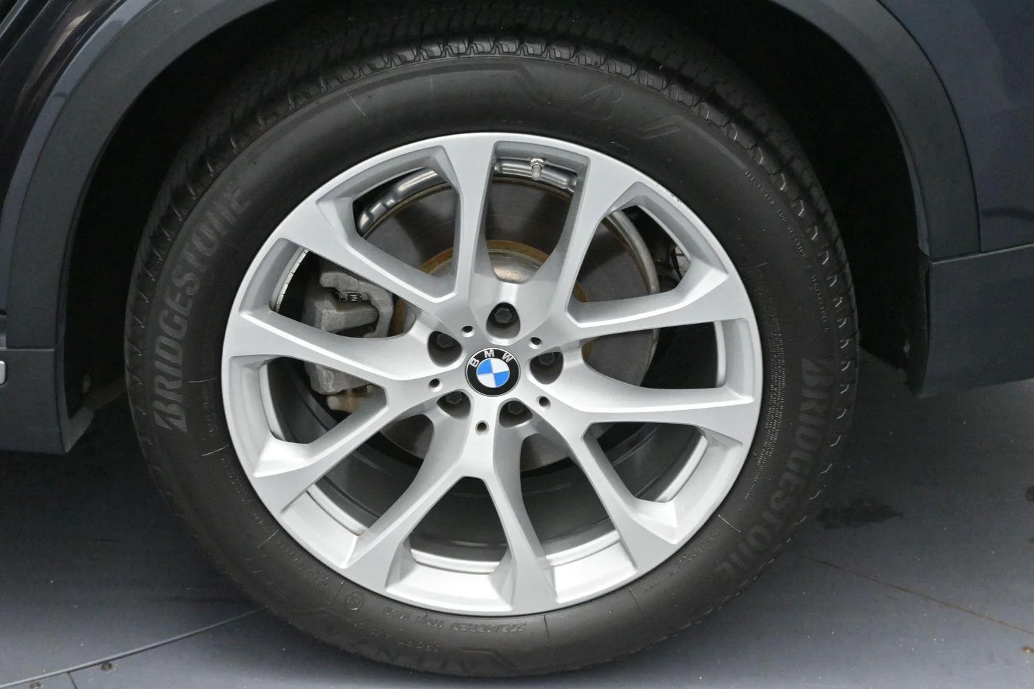 Used 2019 Arctic Gray Metallic BMW xDrive40i image 43