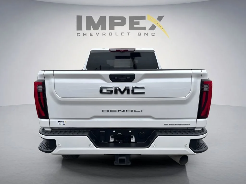Used 2024 White Frost Tricoat GMC Denali Ultimate image 4