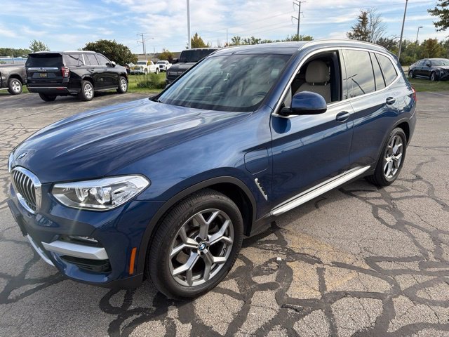 Used 2021 Blue Metallic BMW xDrive30e image 2