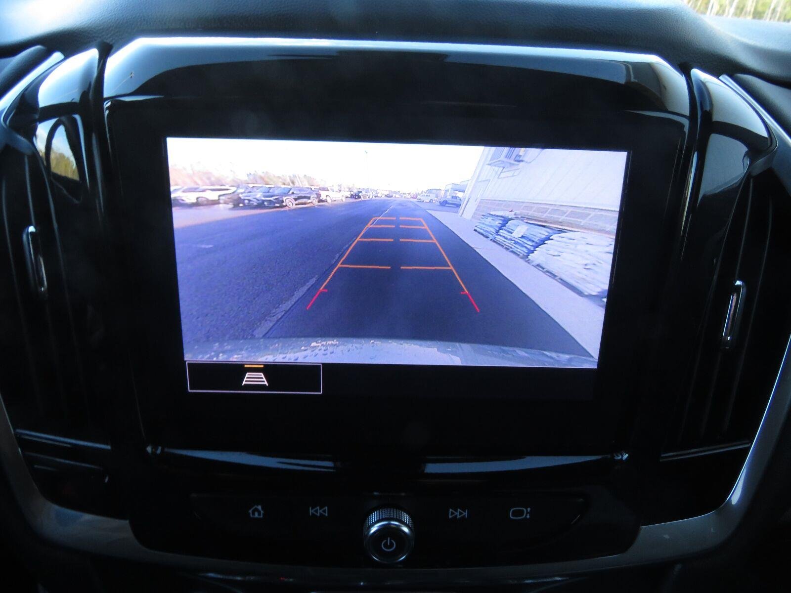 Used 2023 Silver Sage Metallic Chevrolet LT Cloth image 34