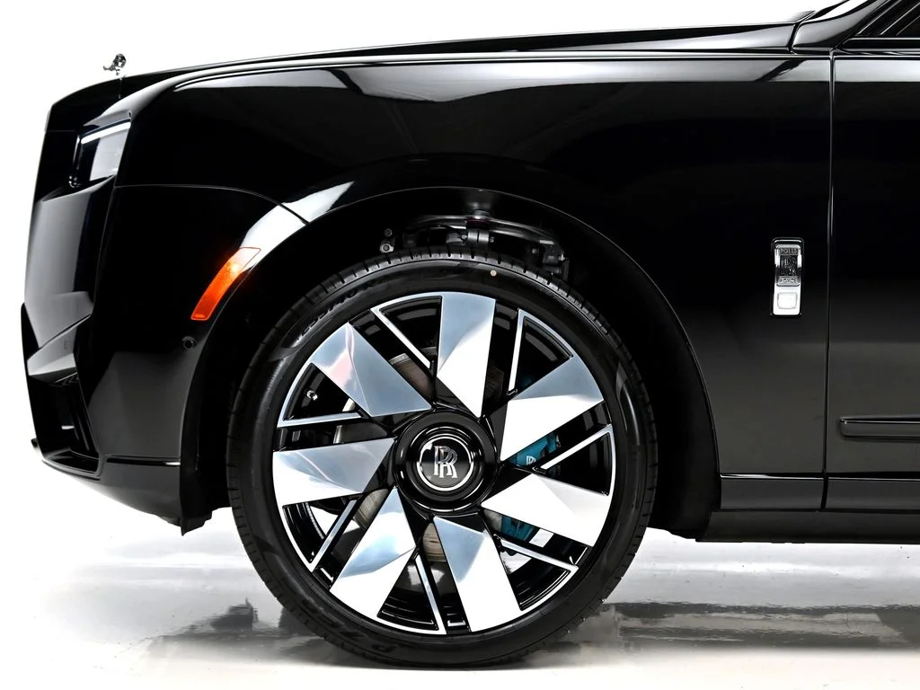 New 2027 Black Diamond Rolls-Royce  image 5