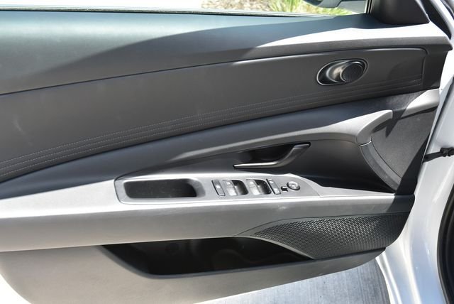 2025 Hyundai Elantra Blue - Photo 22