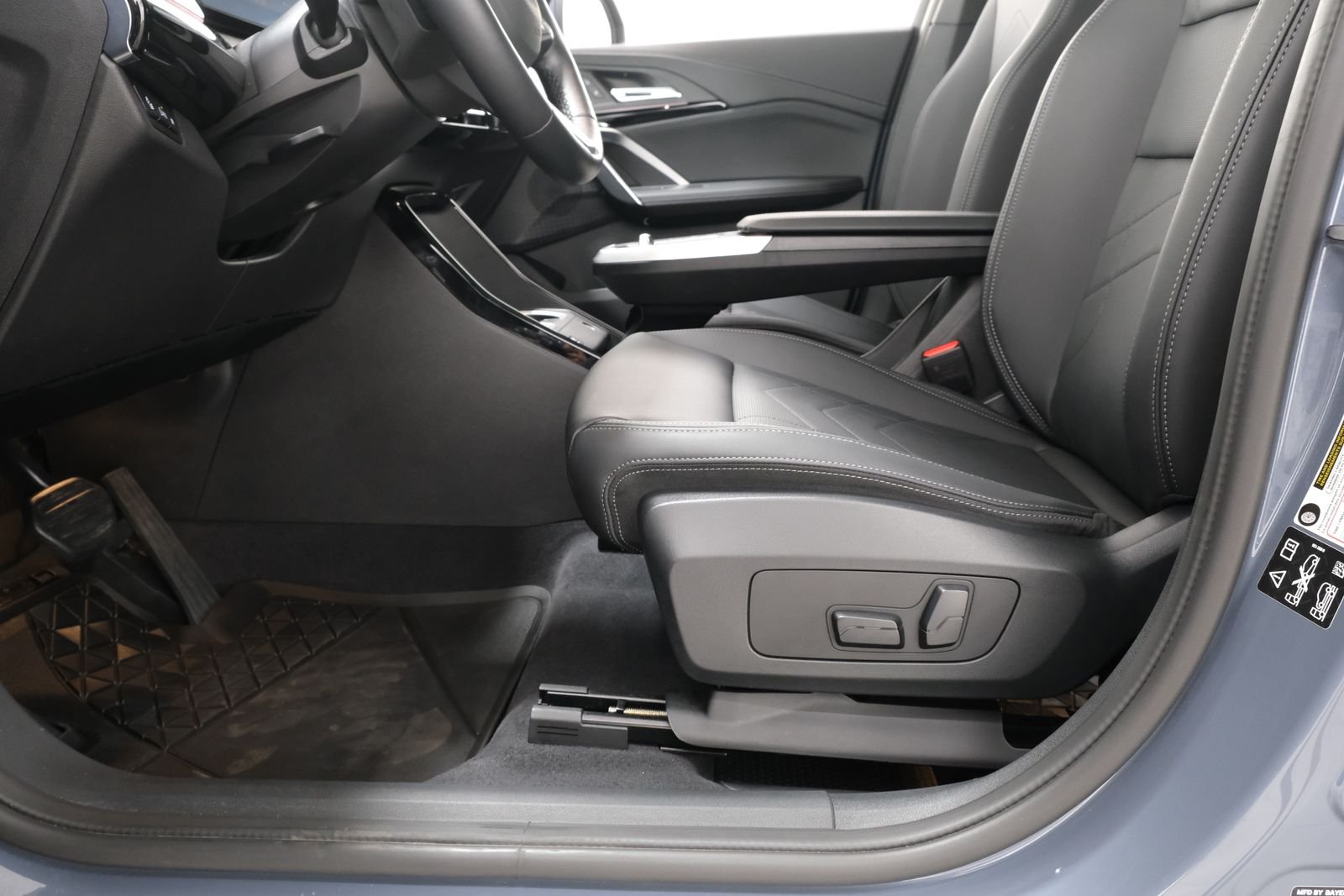 Certified Used 2025 Storm Bay Metallic BMW xDrive28i image 29