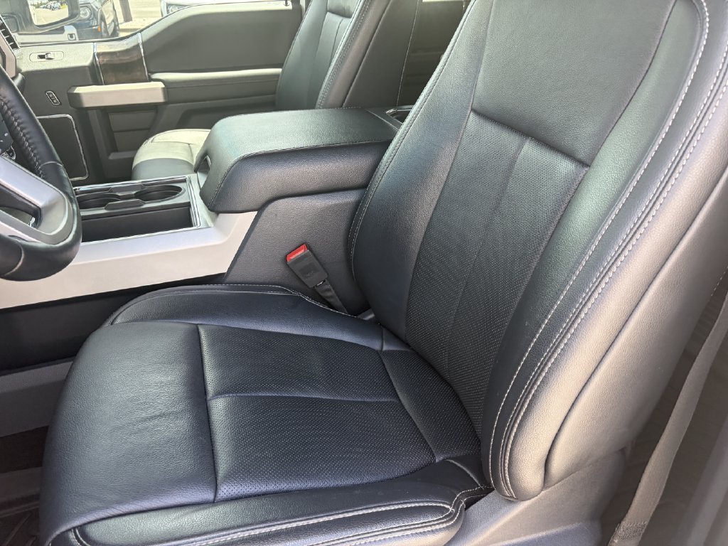Used 2022 White Ford Lariat image 12