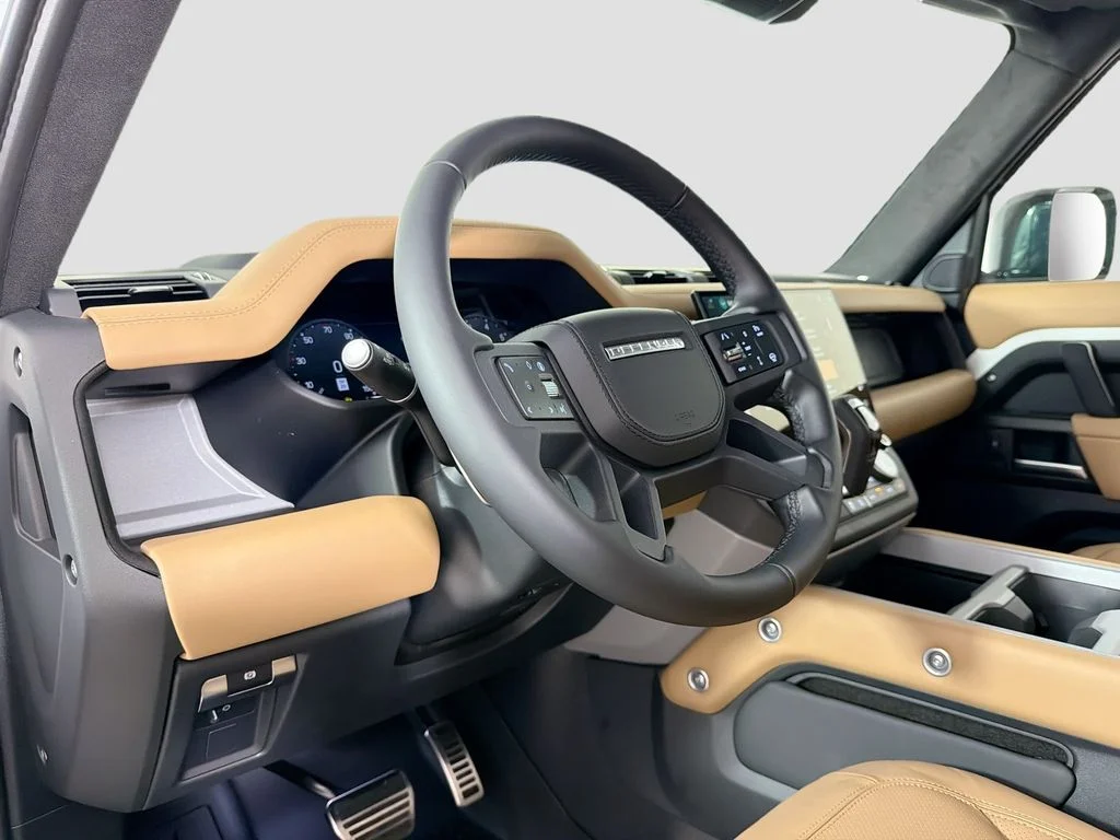 New 2026 Fuji White Land Rover V8 image 9