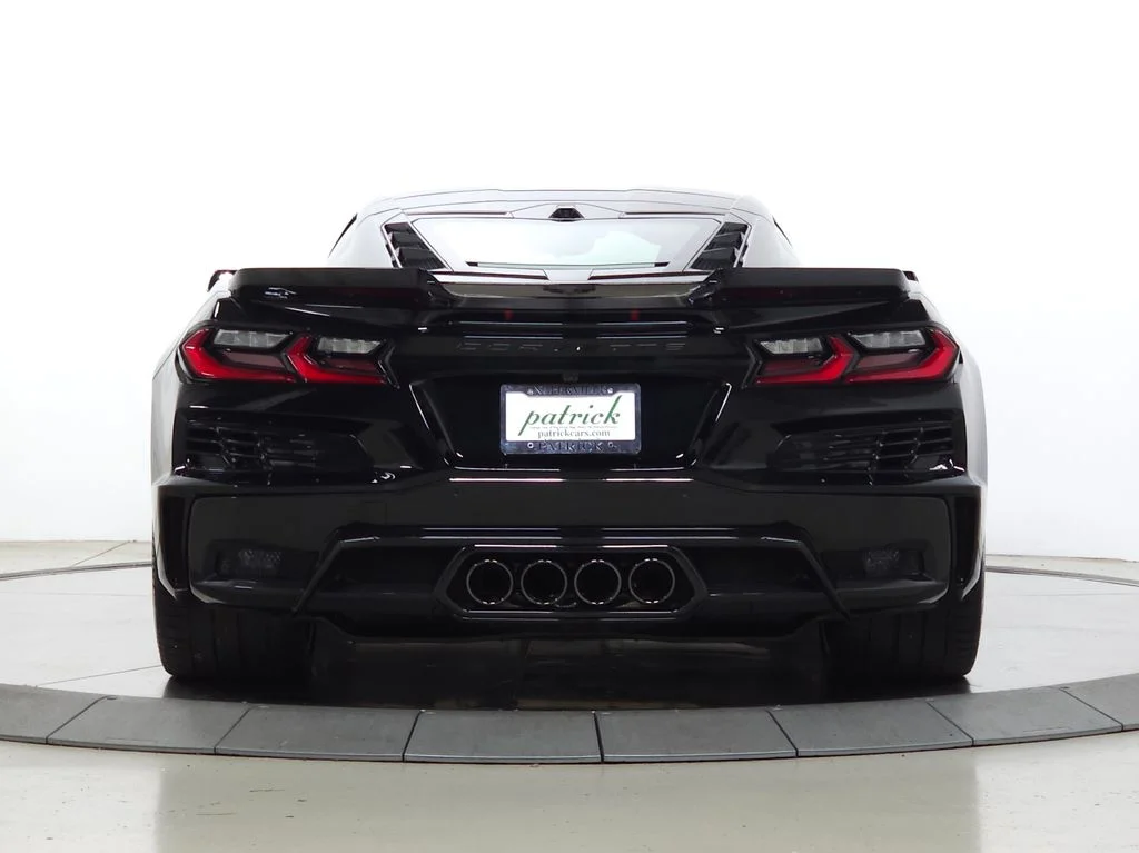 Used 2025 Black Chevrolet Z06 image 4